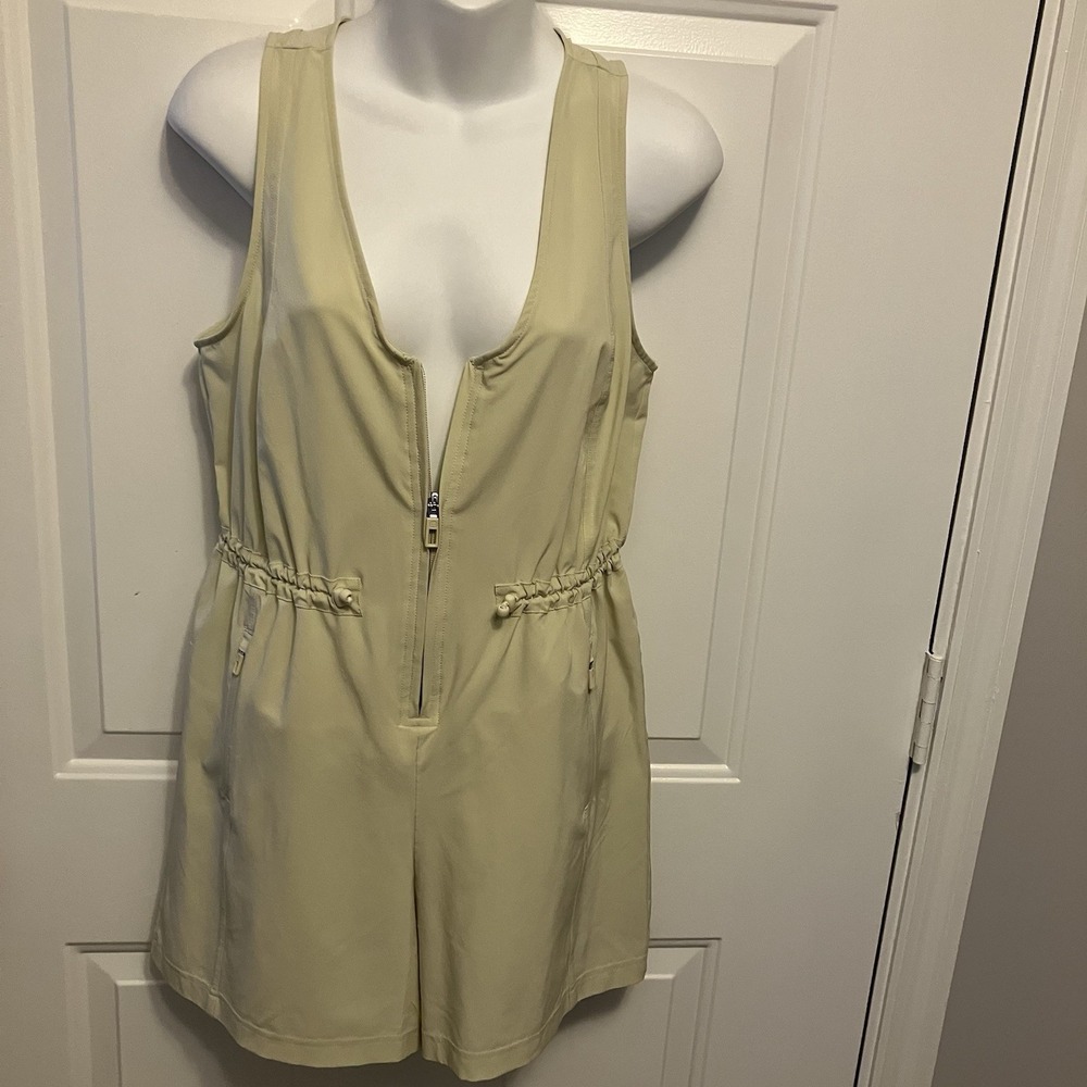 Calia By Carrie Underwood Sz S Sage Green Zip Front Soft Utility Romper Shorts‎